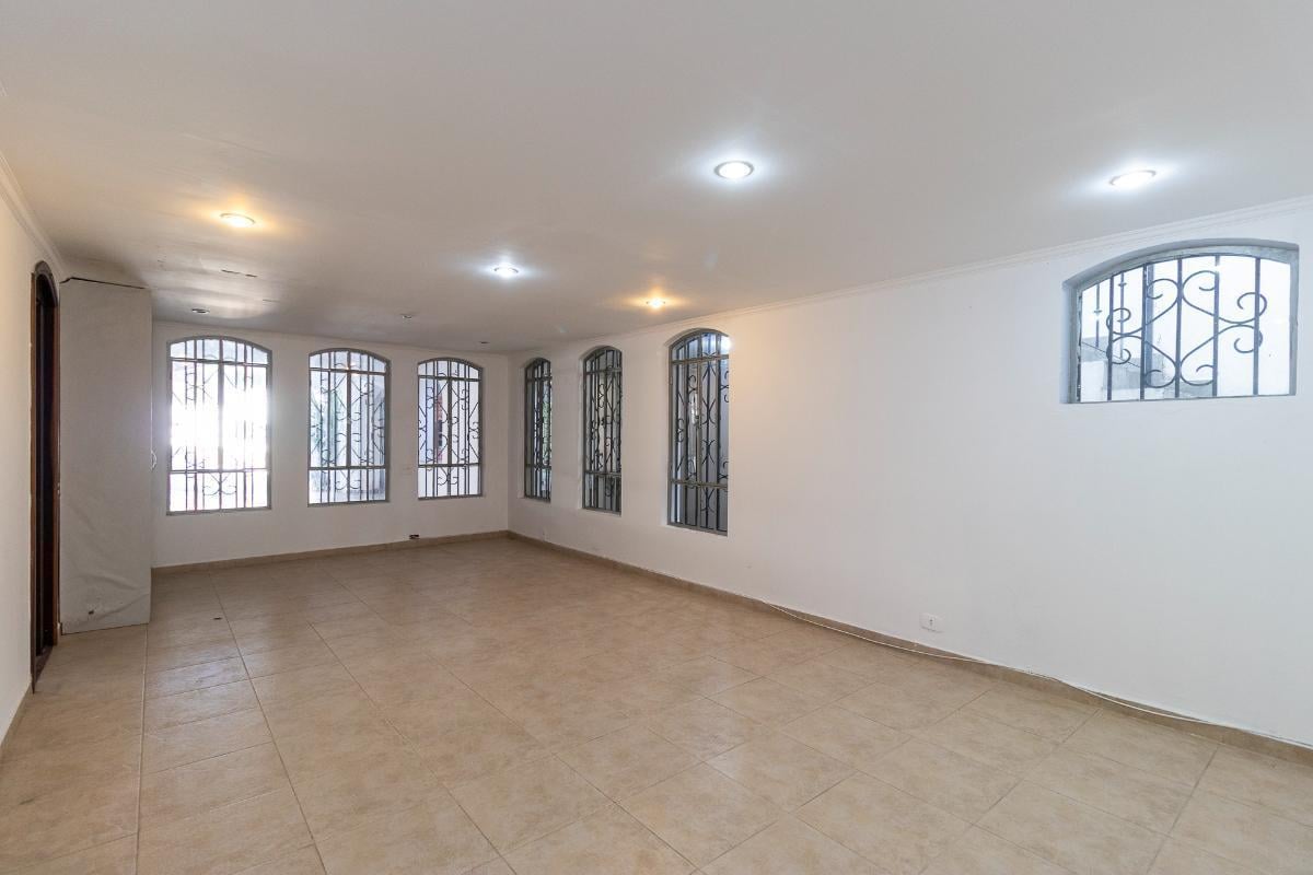 Casa no condomínio Condomínio Arcobaleno para venda com 5 quartos, sendo 3 suítes, 366.6m² – therema
