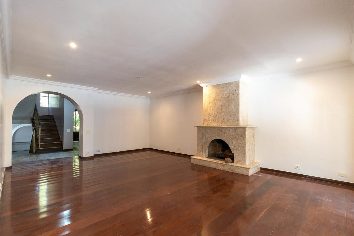 Casa no condomínio Condomínio Arcobaleno para venda com 5 quartos, sendo 3 suítes, 366.6m² – therema