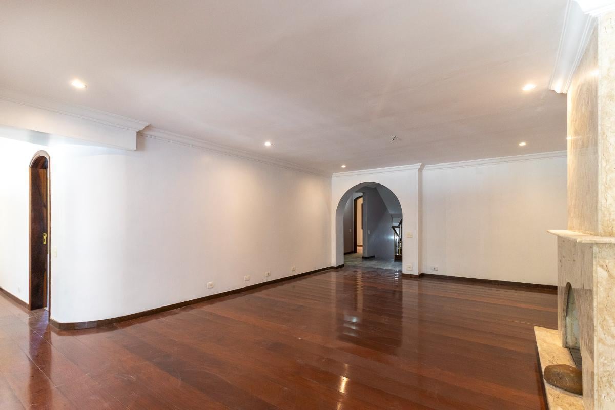 Casa no condomínio Condomínio Arcobaleno para venda com 5 quartos, sendo 3 suítes, 366.6m² – therema