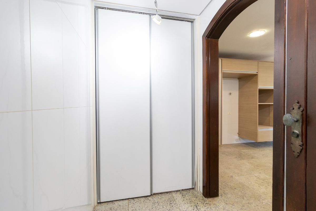Casa no condomínio Condomínio Arcobaleno para venda com 5 quartos, sendo 3 suítes, 366.6m² – therema