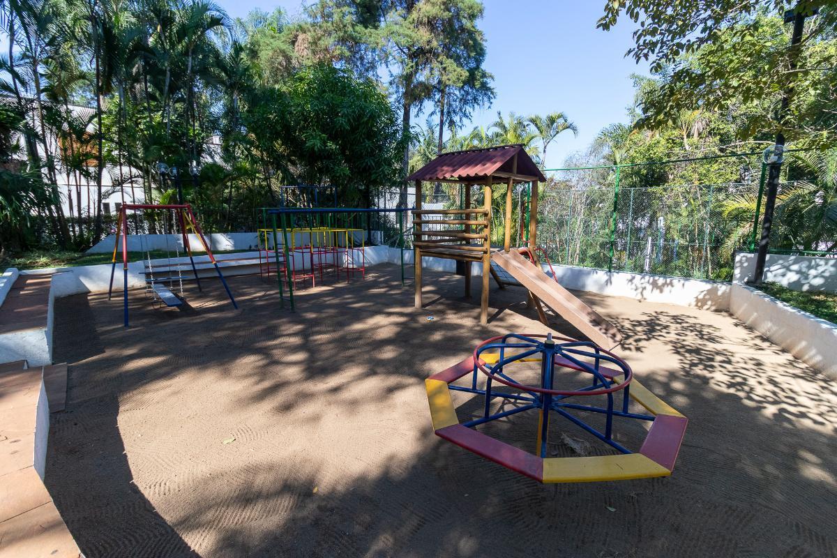 Casa no condomínio Condomínio Arcobaleno para venda com 5 quartos, sendo 3 suítes, 366.6m² – therema