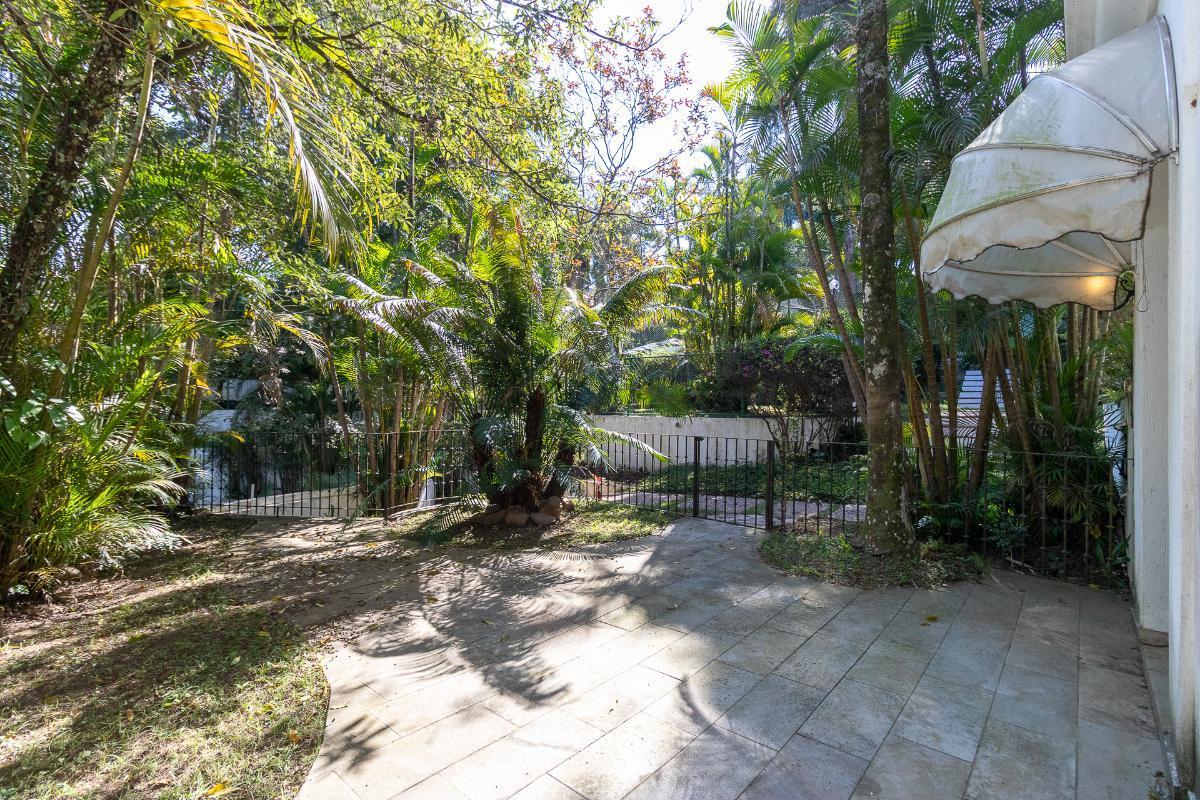 Casa no condomínio Condomínio Arcobaleno para venda com 5 quartos, sendo 3 suítes, 366.6m² – therema