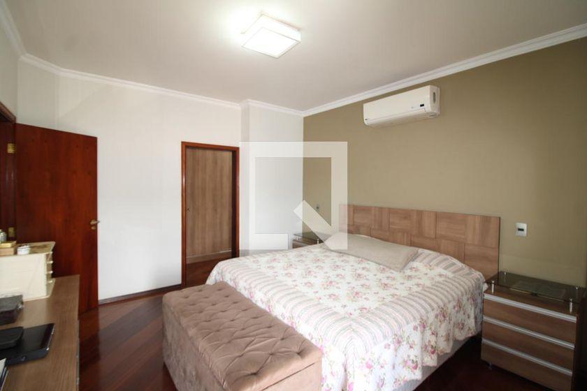 Casa à Venda – Água Fria, 6 Quartos, 388 m² – São Paulo