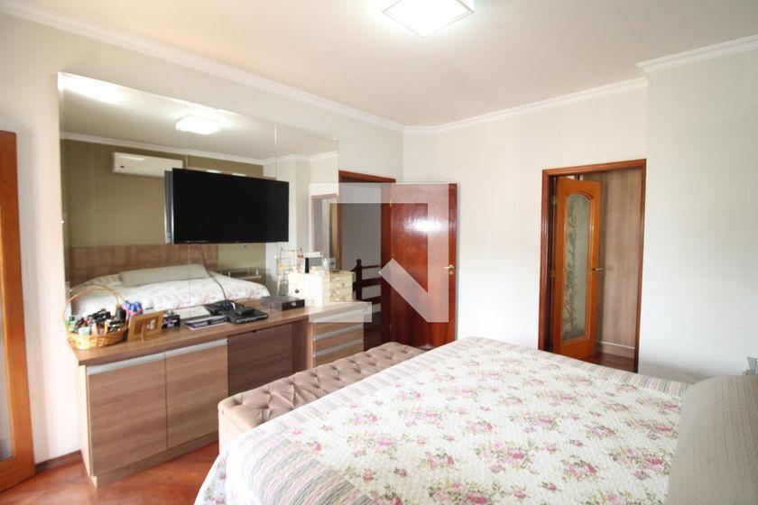 Casa à Venda – Água Fria, 6 Quartos, 388 m² – São Paulo