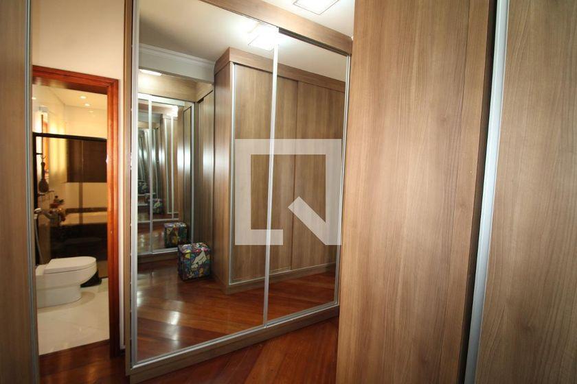 Casa à Venda – Água Fria, 6 Quartos, 388 m² – São Paulo