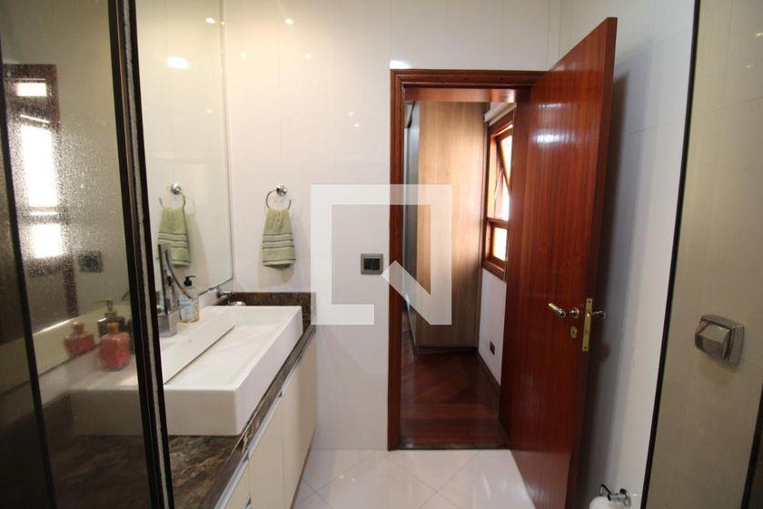 Casa à Venda – Água Fria, 6 Quartos, 388 m² – São Paulo