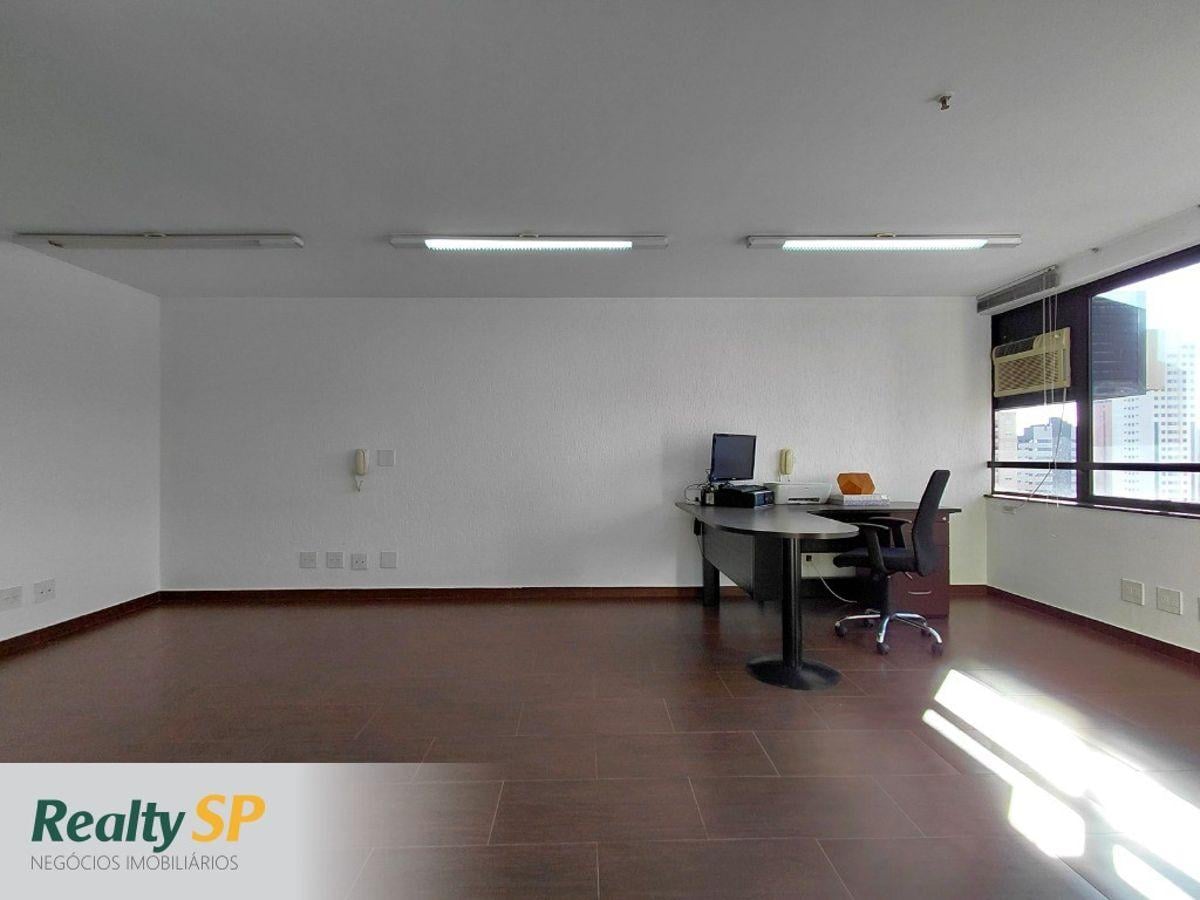 CONJUNTO COMERCIAL NA CHÁCARA SANTO ANTÔNIO 38m² / 2 BANHEIROS / AR-CONDICIONADO / 1 VAGA