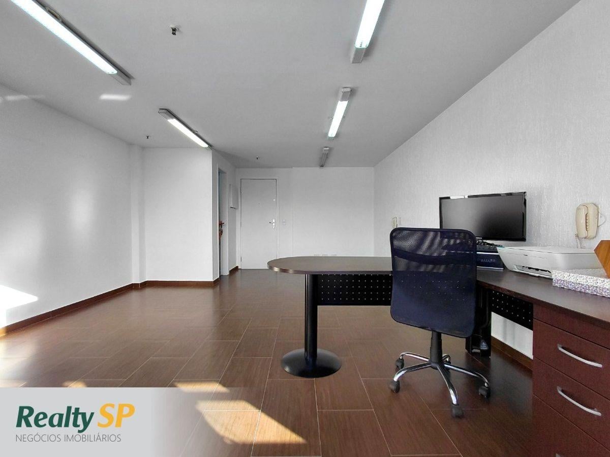 CONJUNTO COMERCIAL NA CHÁCARA SANTO ANTÔNIO 38m² / 2 BANHEIROS / AR-CONDICIONADO / 1 VAGA