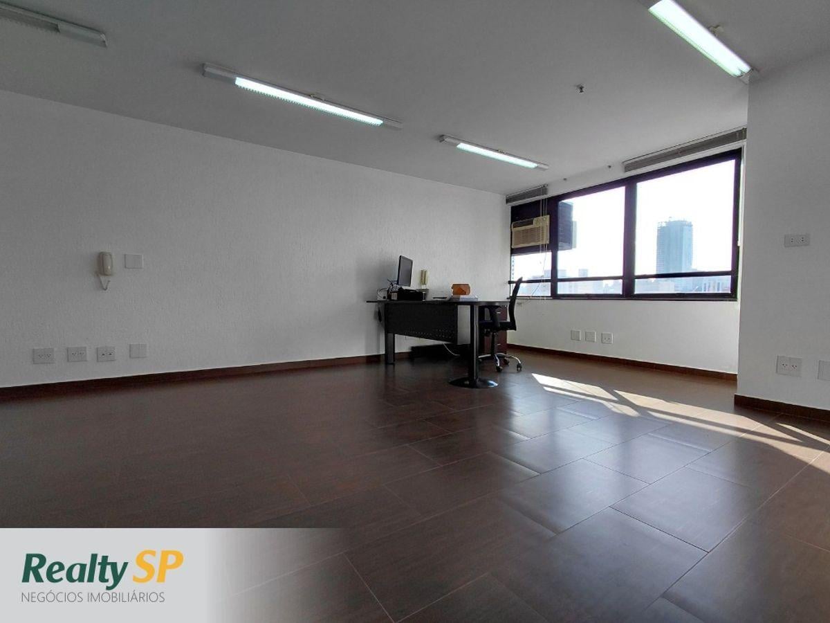 CONJUNTO COMERCIAL NA CHÁCARA SANTO ANTÔNIO 38m² / 2 BANHEIROS / AR-CONDICIONADO / 1 VAGA