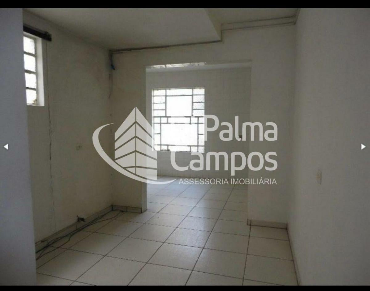 Casa no bairro Saúde com 5 quartos, quintal e fácil acesso ao metrô