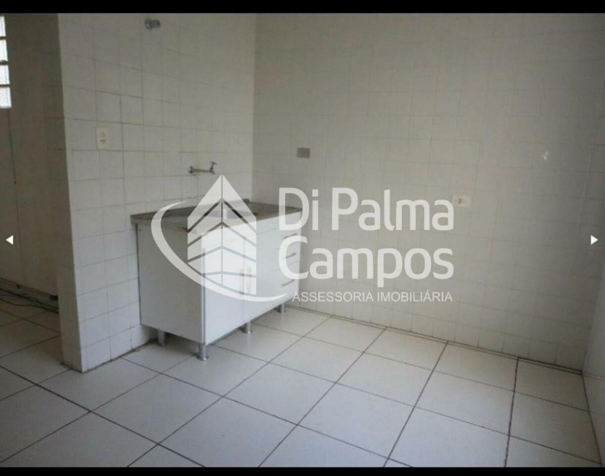 Casa no bairro Saúde com 5 quartos, quintal e fácil acesso ao metrô