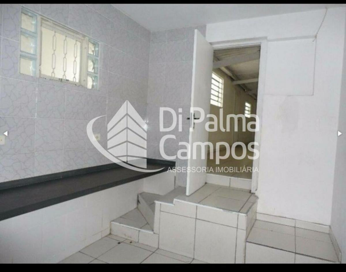 Casa no bairro Saúde com 5 quartos, quintal e fácil acesso ao metrô