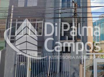 Casa no bairro Saúde com 5 quartos, quintal e fácil acesso ao metrô