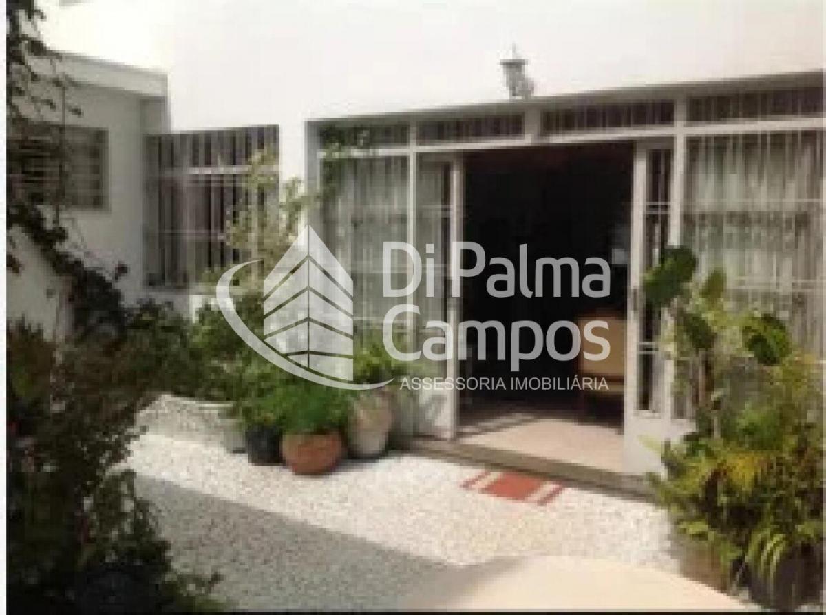 Casa mista para locação na Vila Mariana com 3 quartos, quintal e 2 vagas