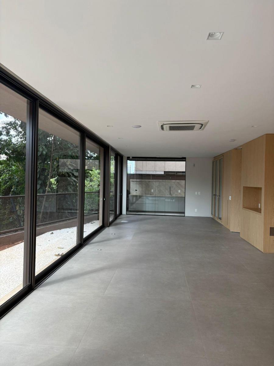 Casa de Alto Padrão em Condomínio Cidade Jardim