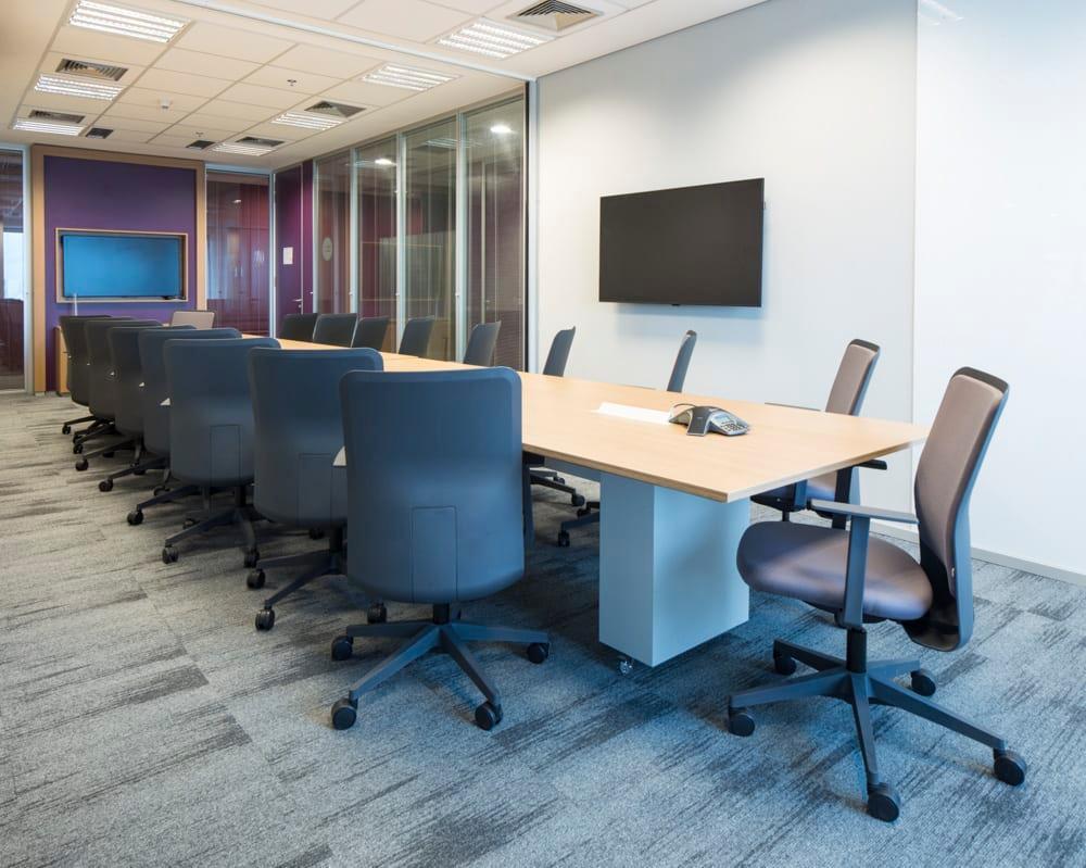 Alugue um escritório de grande dimensão para 20 pessoas em Regus EZ Tower