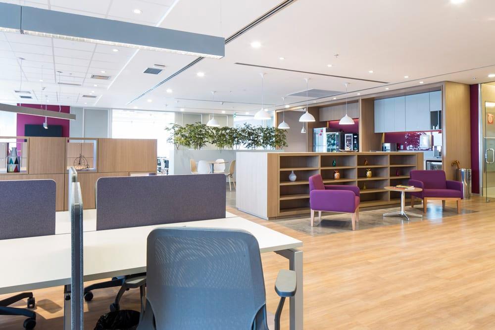 Alugue um escritório de grande dimensão para 20 pessoas em Regus EZ Tower