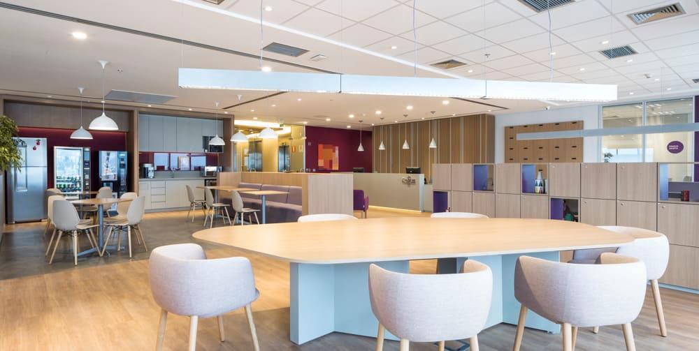 Alugue um escritório de grande dimensão para 20 pessoas em Regus EZ Tower