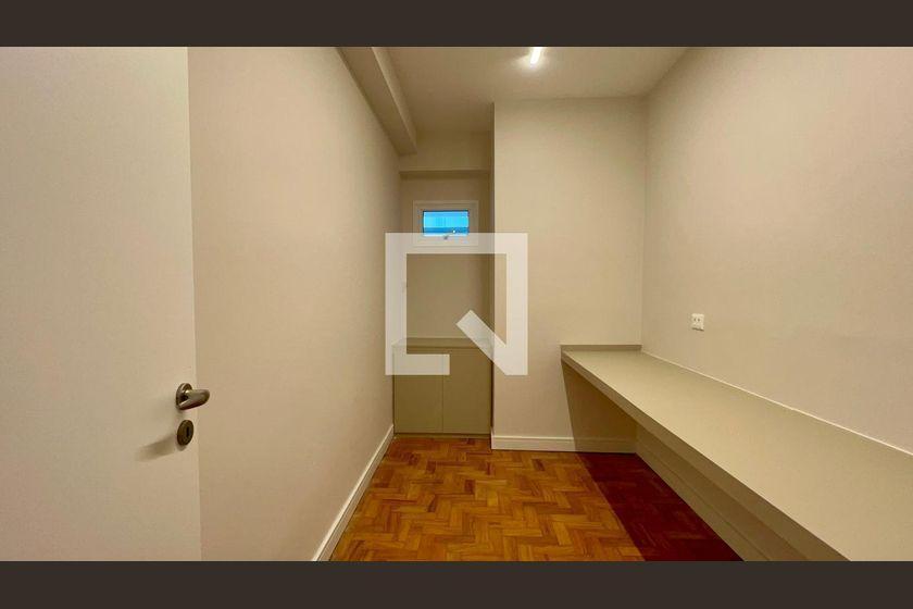 Apartamento à Venda – Jardim Paulista, 3 Quartos, 212 m² – São Paulo