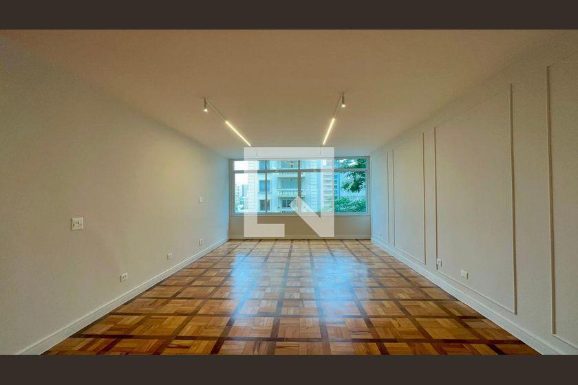 Apartamento à Venda – Jardim Paulista, 3 Quartos, 212 m² – São Paulo