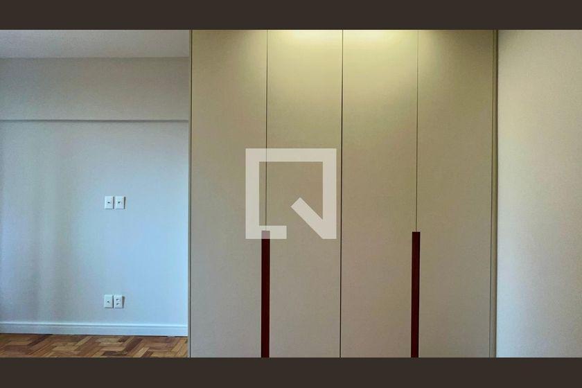 Apartamento à Venda – Jardim Paulista, 3 Quartos, 212 m² – São Paulo