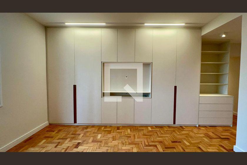 Apartamento à Venda – Jardim Paulista, 3 Quartos, 212 m² – São Paulo