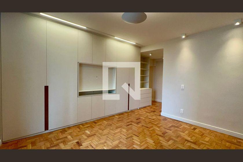 Apartamento à Venda – Jardim Paulista, 3 Quartos, 212 m² – São Paulo