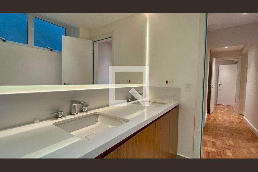 Apartamento à Venda – Jardim Paulista, 3 Quartos, 212 m² – São Paulo