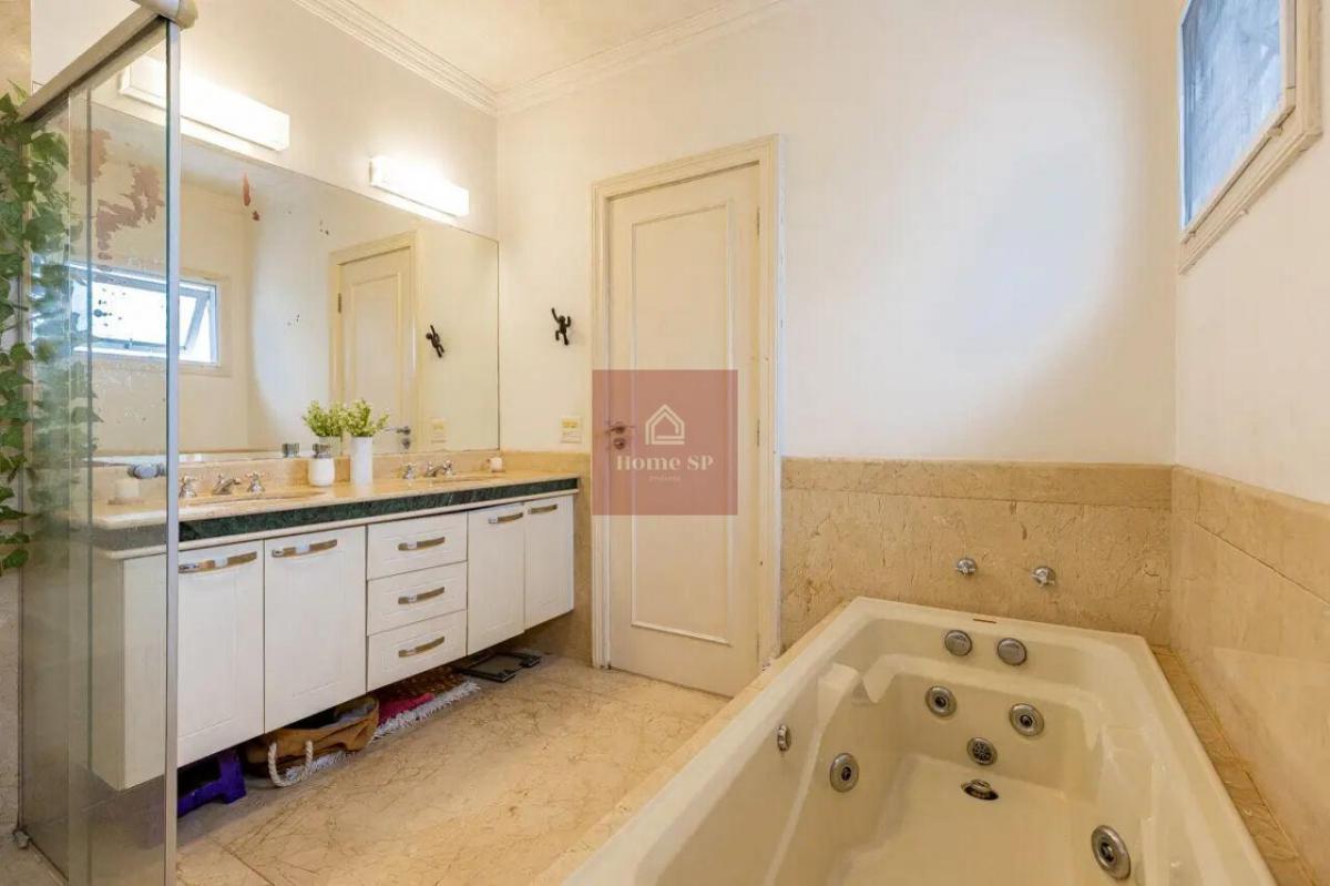 Casa em condomínio à venda Alto da Boa Vista 4 suítes 2 vagas 247 m2