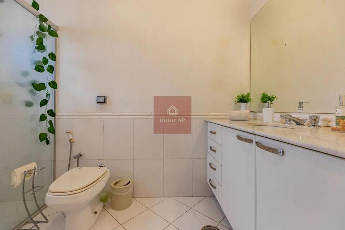 Casa em condomínio à venda Alto da Boa Vista 4 suítes 2 vagas 247 m2