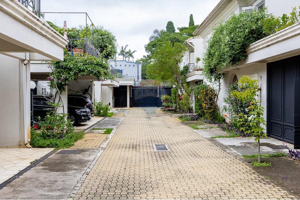 CASA DE CONDOMÍNIO NO ALTO DA BOA VISTA (JARDIM CORDEIRO) -4 QUARTOS – 247 m2
