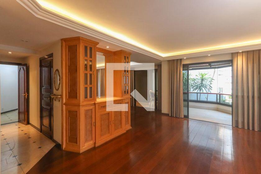 Apartamento à Venda – Itaim Bibi, 5 Quartos, 182 m² – São Paulo