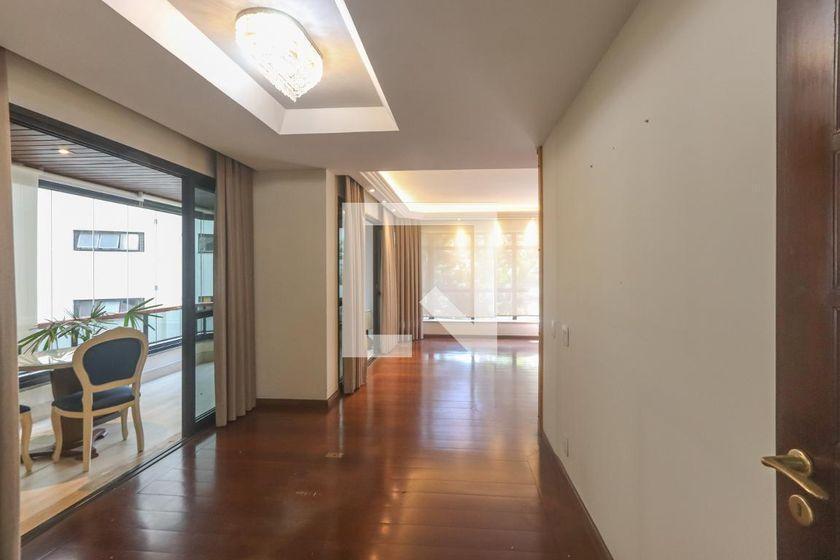 Apartamento à Venda – Itaim Bibi, 5 Quartos, 182 m² – São Paulo
