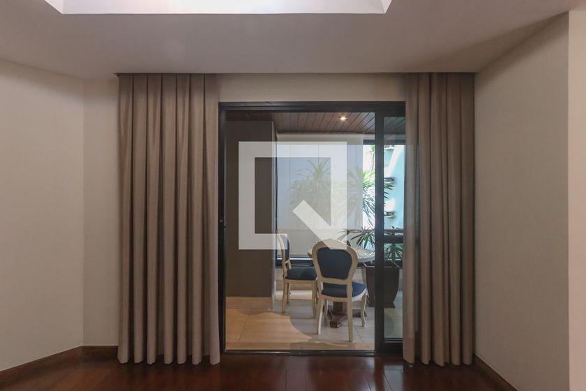 Apartamento à Venda – Itaim Bibi, 5 Quartos, 182 m² – São Paulo