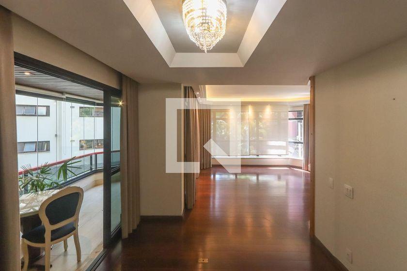 Apartamento à Venda – Itaim Bibi, 5 Quartos, 182 m² – São Paulo