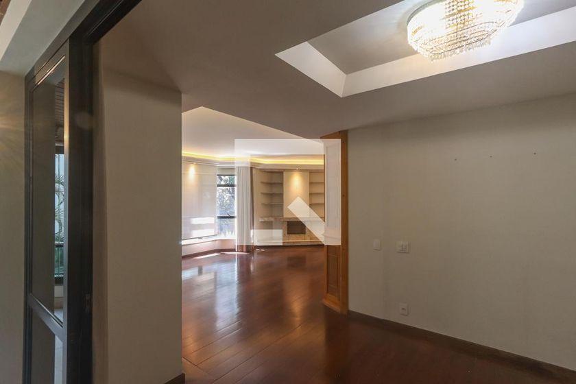 Apartamento à Venda – Itaim Bibi, 5 Quartos, 182 m² – São Paulo