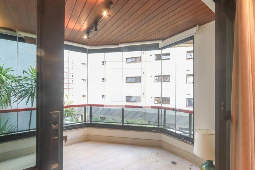 Apartamento à Venda – Itaim Bibi, 5 Quartos, 182 m² – São Paulo