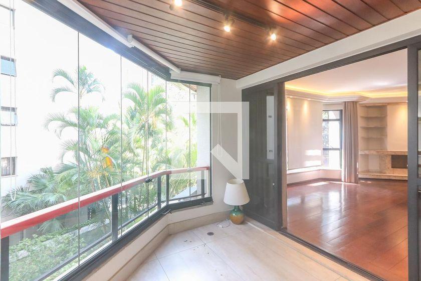 Apartamento à Venda – Itaim Bibi, 5 Quartos, 182 m² – São Paulo