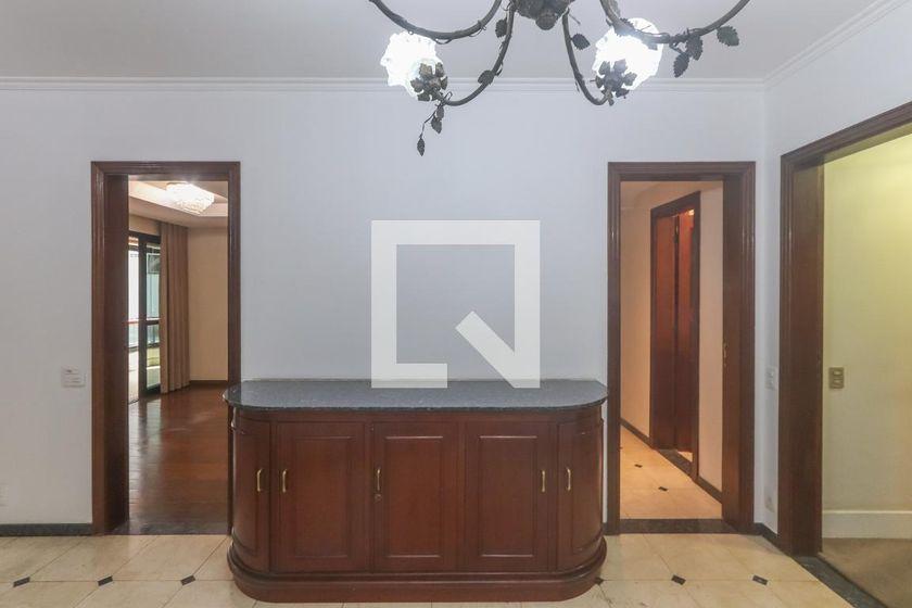 Apartamento à Venda – Itaim Bibi, 5 Quartos, 182 m² – São Paulo