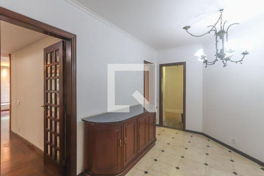 Apartamento à Venda – Itaim Bibi, 5 Quartos, 182 m² – São Paulo