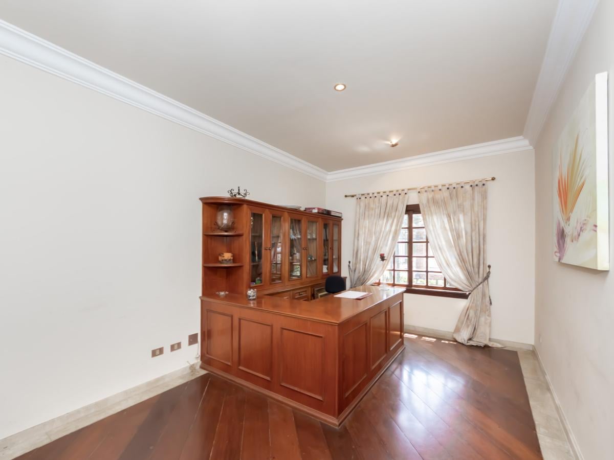 Funcional casa tipo para venda em Alto Da Boa Vista com 4 quartos, sendo 4 suítes, 788m²