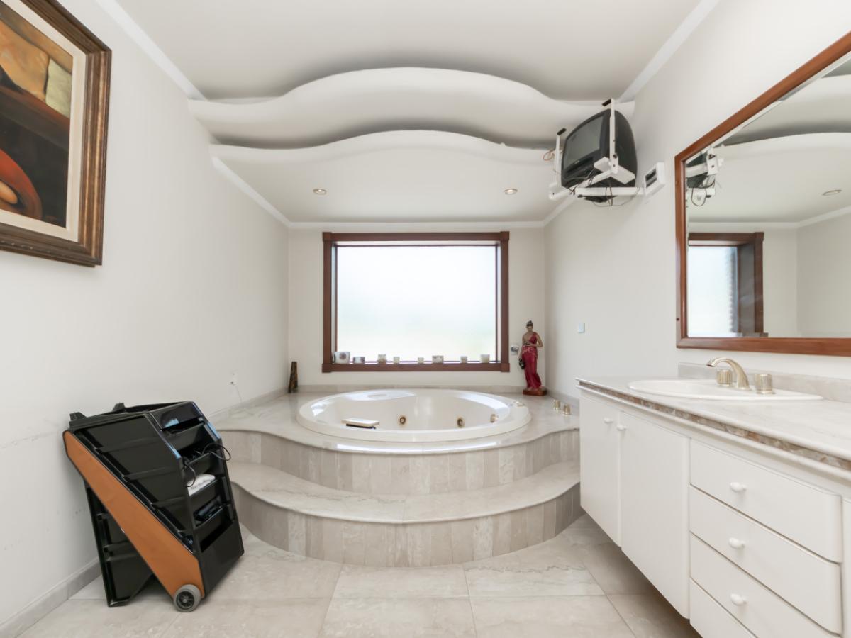 Funcional casa tipo para venda em Alto Da Boa Vista com 4 quartos, sendo 4 suítes, 788m²