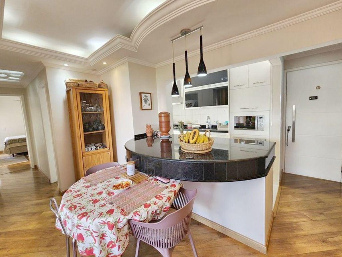 Apartamento reformado, 75m², 02 vagas, suíte – Butantã