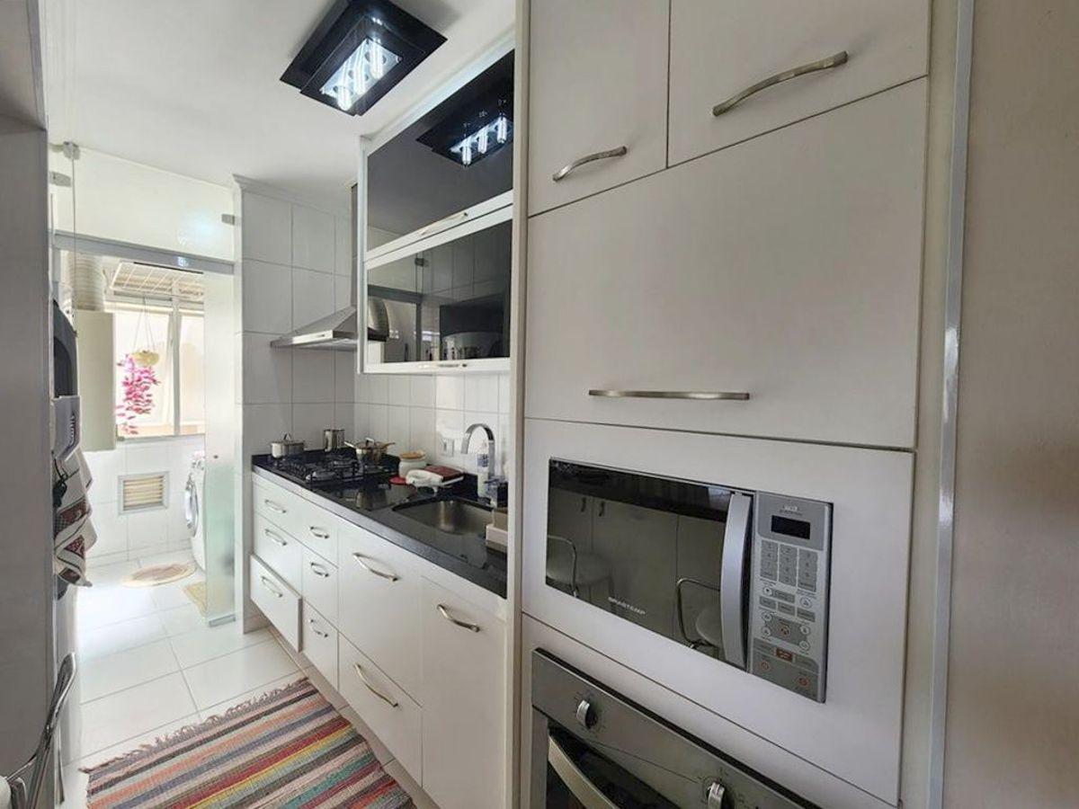 Apartamento reformado, 75m², 02 vagas, suíte – Butantã