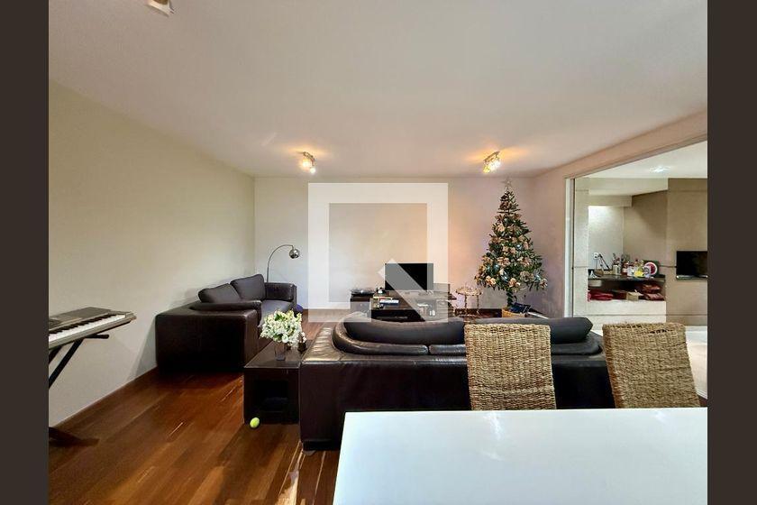 Apartamento à Venda – Campo Belo, 3 Quartos, 180 m² – São Paulo