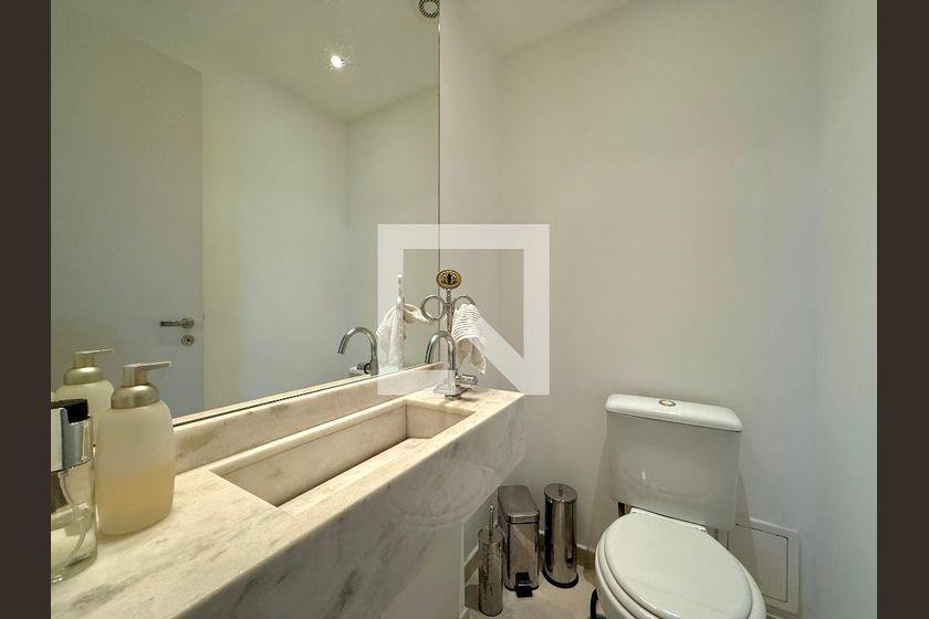 Apartamento à Venda – Campo Belo, 3 Quartos, 180 m² – São Paulo