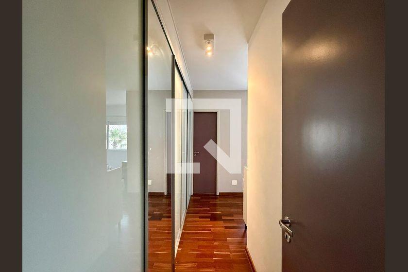Apartamento à Venda – Campo Belo, 3 Quartos, 180 m² – São Paulo
