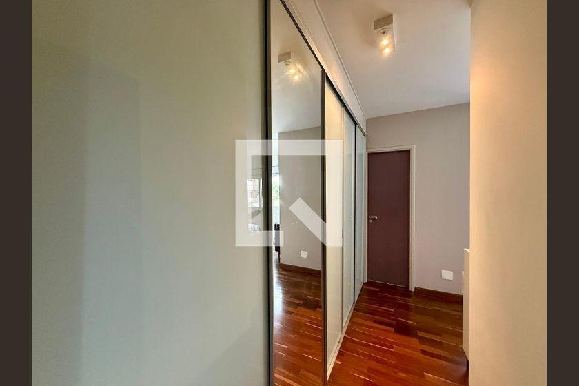Apartamento à Venda – Campo Belo, 3 Quartos, 180 m² – São Paulo