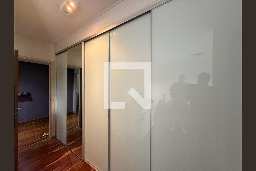 Apartamento à Venda – Campo Belo, 3 Quartos, 180 m² – São Paulo