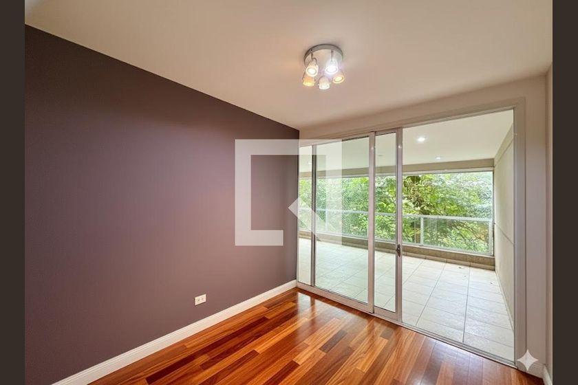 Apartamento à Venda – Campo Belo, 3 Quartos, 180 m² – São Paulo